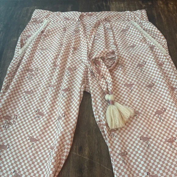 SKEMO Flamingo Pink Print Beaded Unique Pull On Pants! Never worn! Pockets! Med - Picture 10 of 16